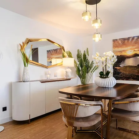 Four Seasons In * Funchal (Madeira)