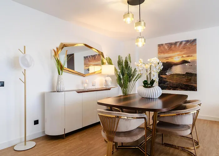 Four Seasons In * Funchal (Madeira)